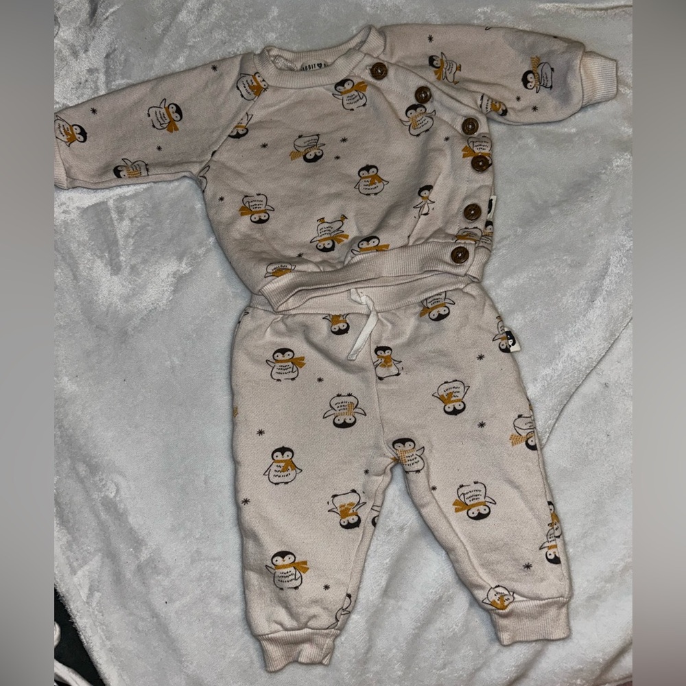 SOLD❌ Cozy penguin set